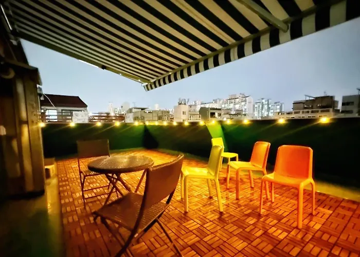 Modernstay Hongdae#mangwon Local Market 10mins, Hongdae, Hanriver Park 10min,family, A Licensed * Seoul