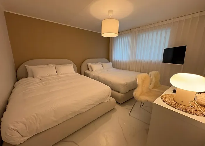 Modernstay Hongdae#mangwon Local Market 10mins, Hongdae, Hanriver Park 10min,family, A Licensed * Seoul