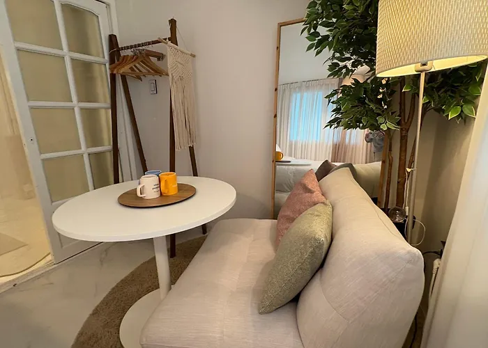 Modernstay Hongdae#mangwon Local Market 10mins, Hongdae, Hanriver Park 10min,family, A Licensed *