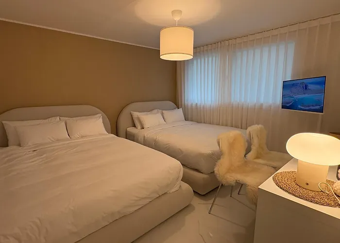 Apartment Modernstay Hongdae#mangwon Local Market 10mins, Hongdae, Hanriver Park 10min,family, A Licensed