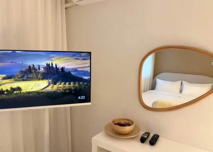 Modernstay Hongdae#mangwon Local Market 10mins, Hongdae, Hanriver Park 10min,family, A Licensed *
