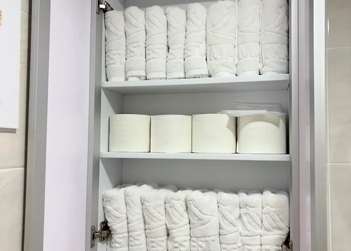 Modernstay Hongdae#mangwon Local Market 10mins, Hongdae, Hanriver Park 10min,family, A Licensed