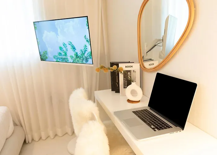 Apartment Modernstay Hongdae#mangwon Local Market 10mins, Hongdae, Hanriver Park 10min,family, A Licensed