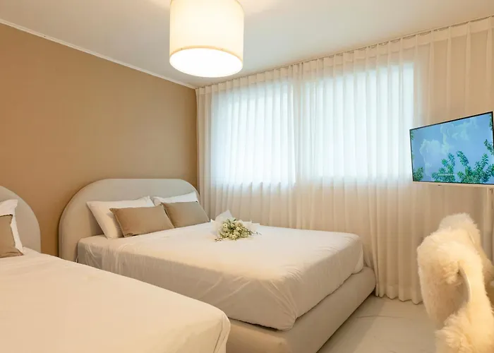 Modernstay Hongdae#mangwon Local Market 10mins, Hongdae, Hanriver Park 10min,family, A Licensed * Seoul