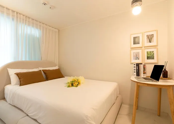 Apartment Modernstay Hongdae#mangwon Local Market 10mins, Hongdae, Hanriver Park 10min,family, A Licensed Seoul