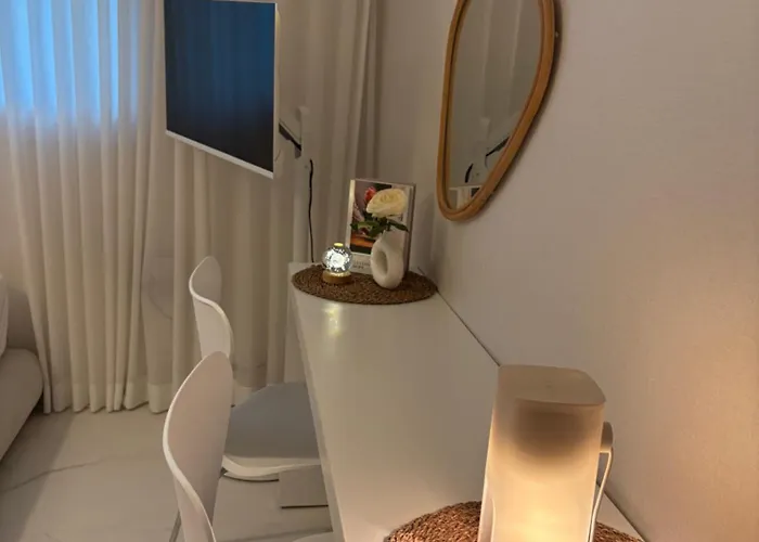 Apartment Modernstay Hongdae#mangwon Local Market 10mins, Hongdae, Hanriver Park 10min,family, A Licensed *